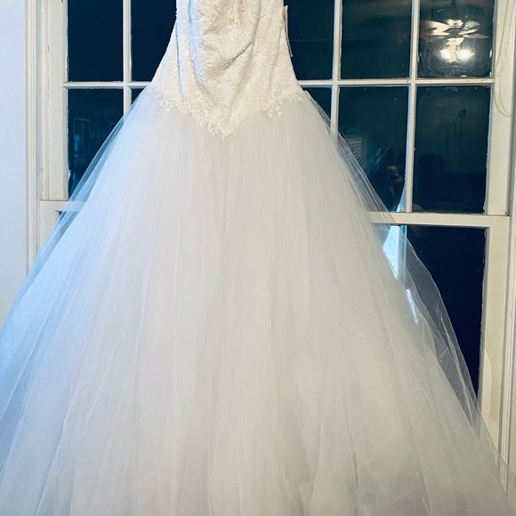 Private collection wedding dress from shop in PA. - Picture 4 of 5